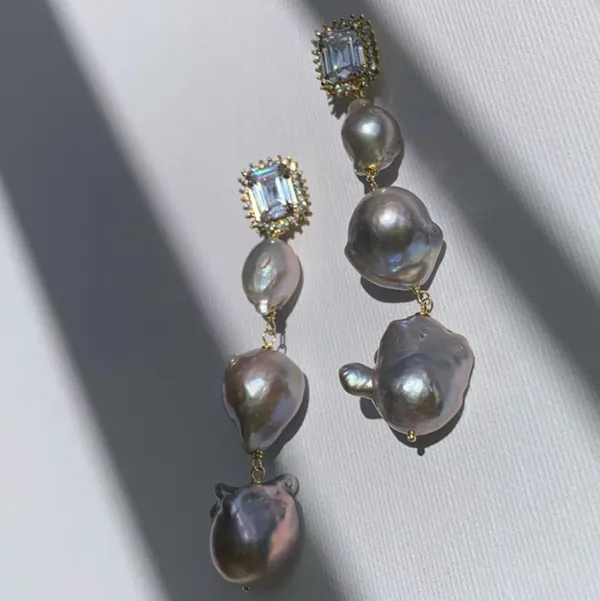 Сережки з барочними перлинами