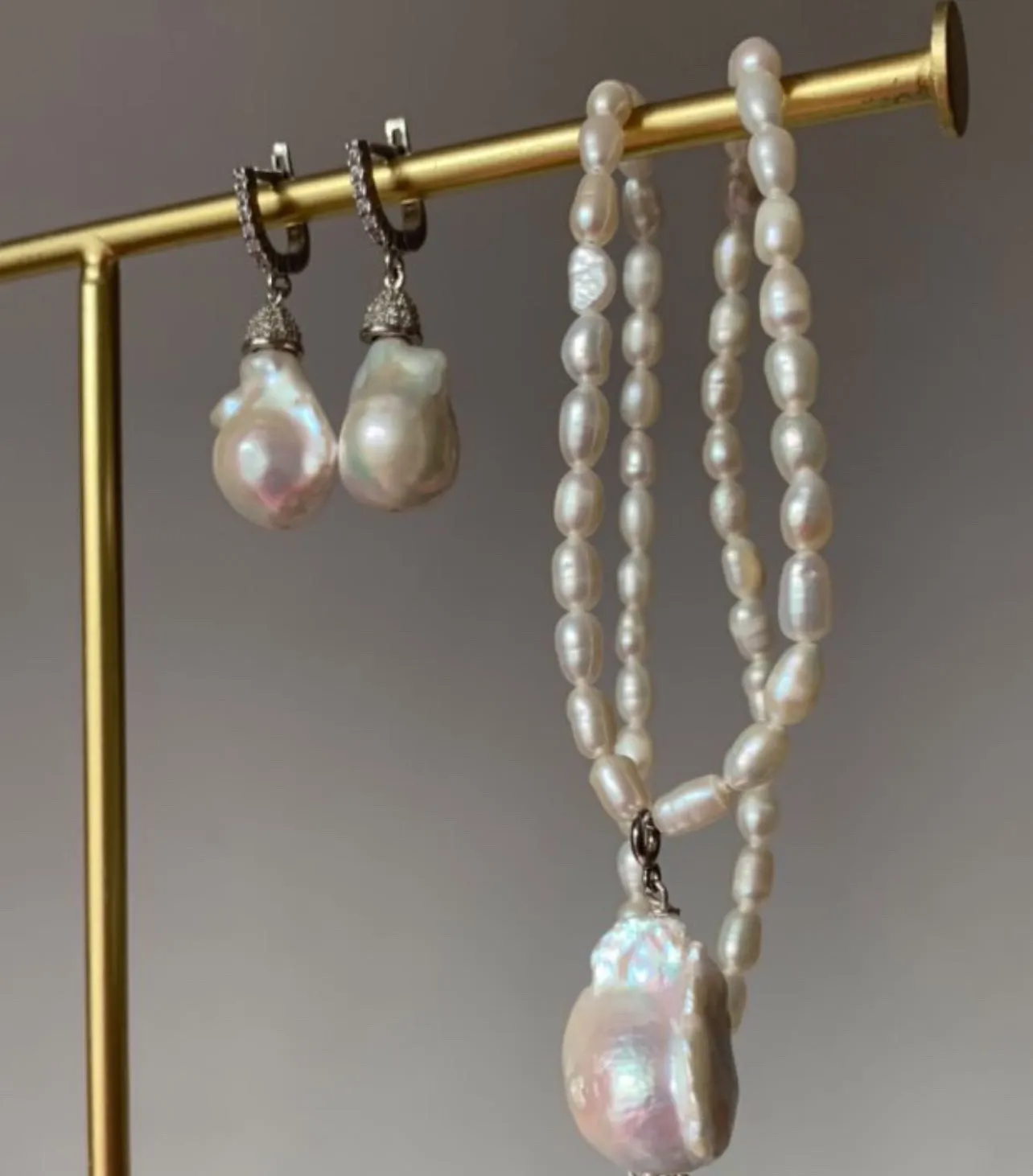 Сережки з барочними перлами