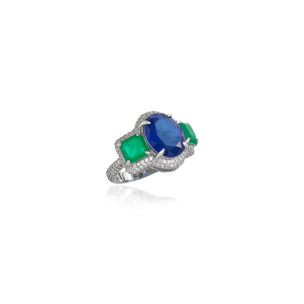 Ring with hydrothermal tanzanite and emerald