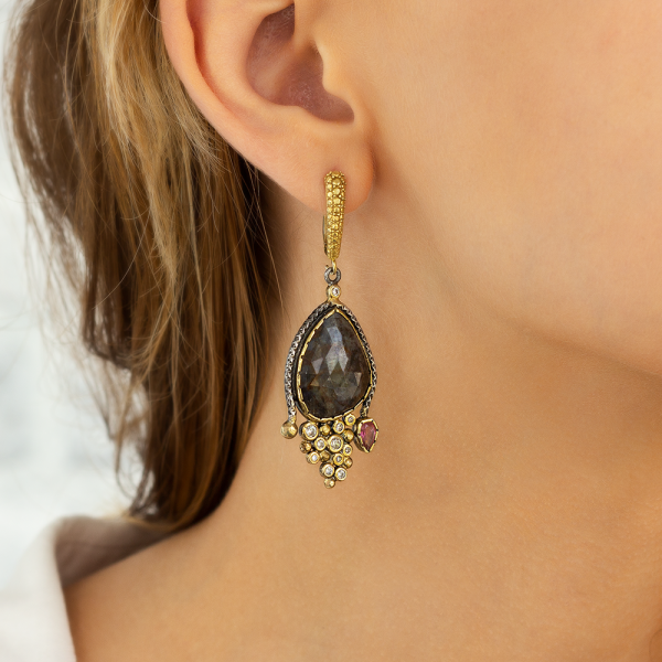 Earrings with sapphire and tourmaline